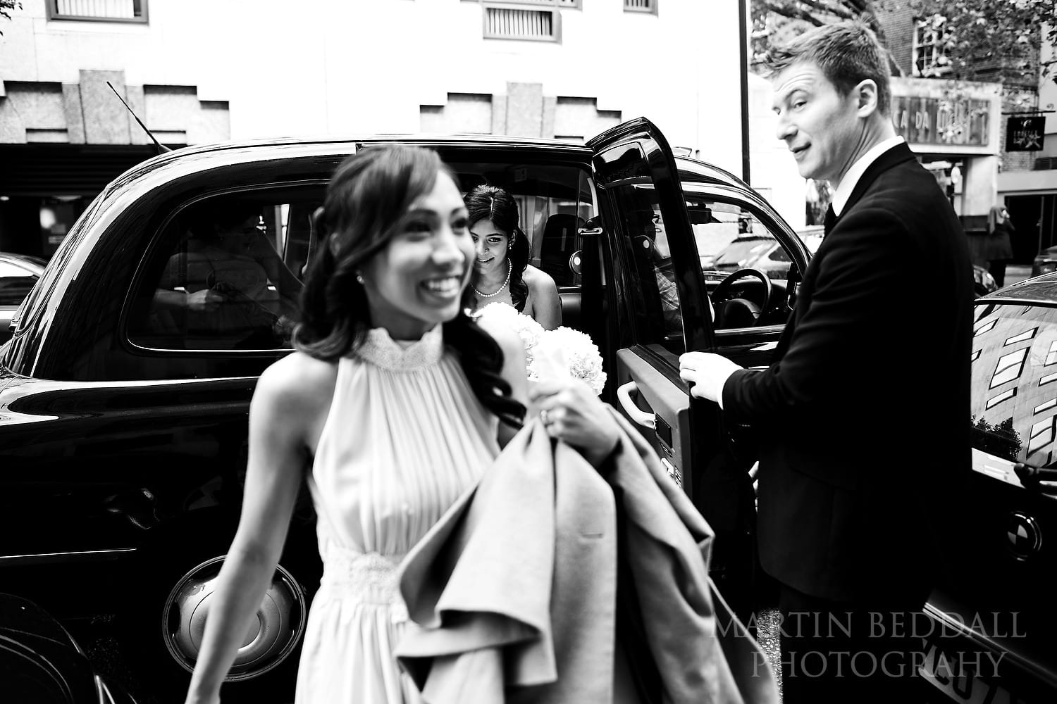 Bridesmaids arrive at the Lansdowne Club