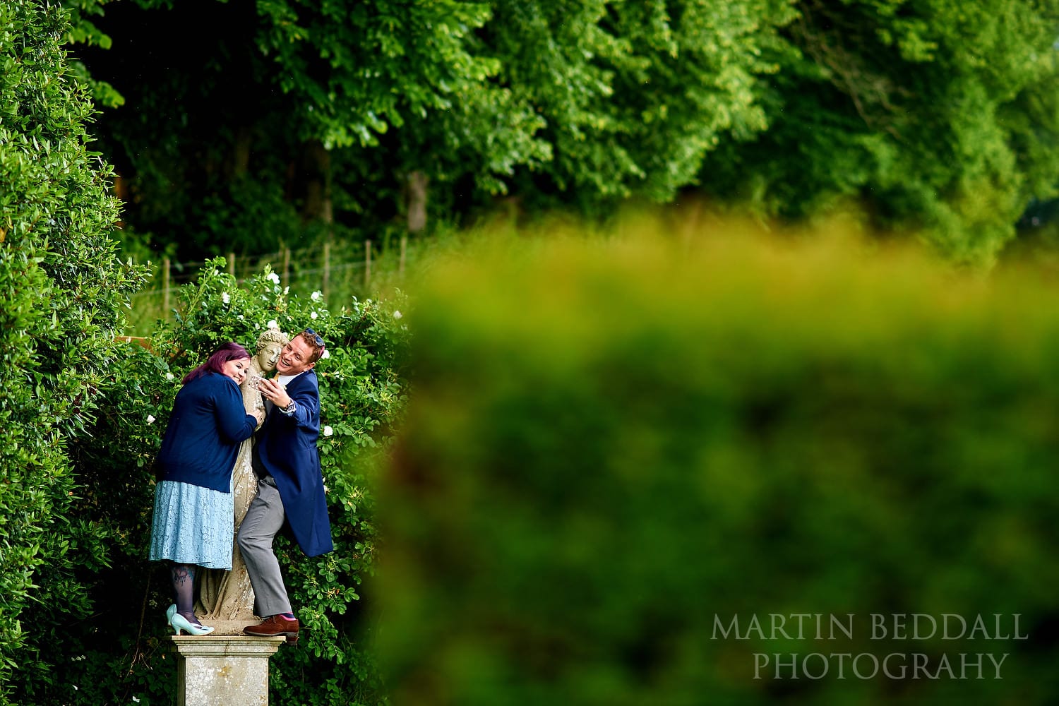Selfie with a garden statue at Hatch House