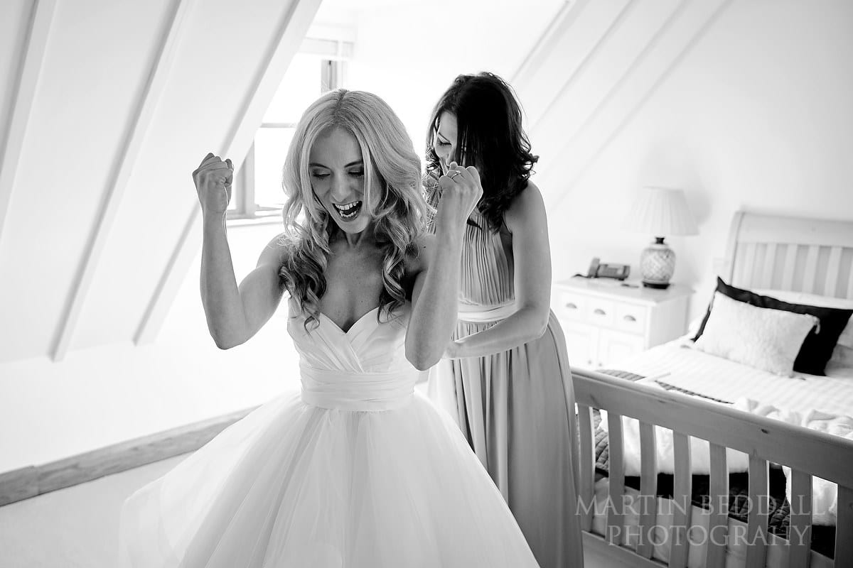 Bride getting ready at Coltsfoot Country Retreat 