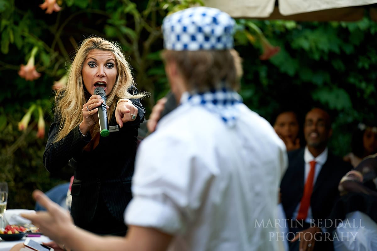 Wedding singers hidden waiters