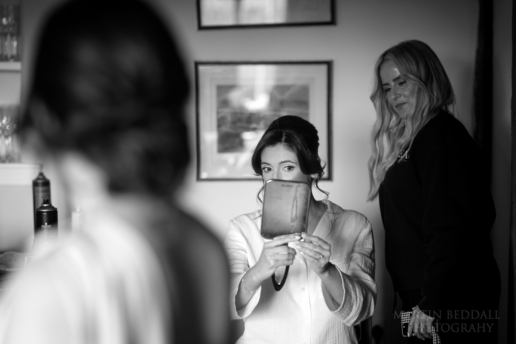 Mirror check for the bride